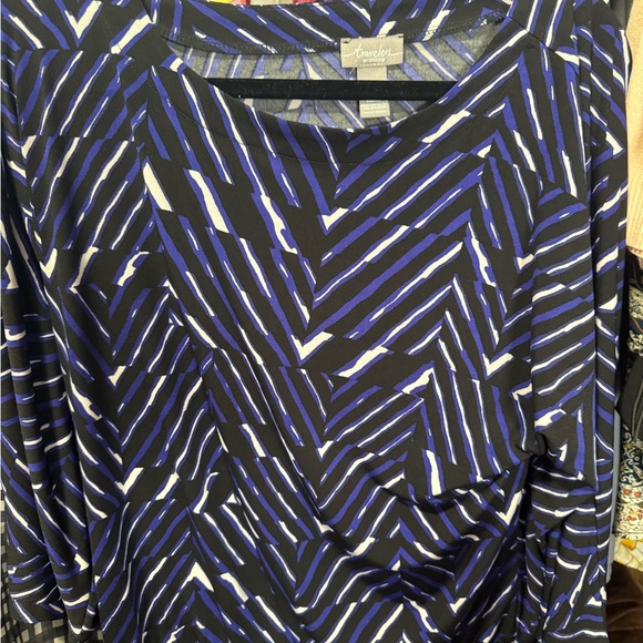 Travelers Black and Blue Patterned Women's Top - Picture 1 of 4
